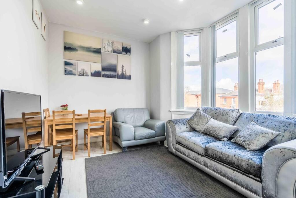 버밍엄 Modern Flat In Moseley With Free Parking 아파트 외부 사진
