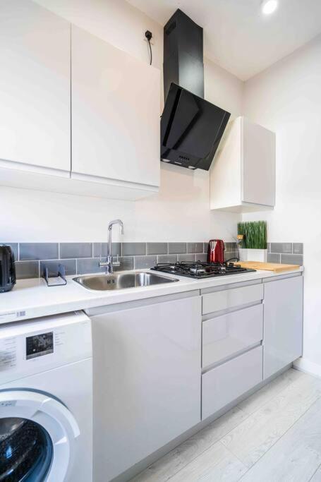 버밍엄 Modern Flat In Moseley With Free Parking 아파트 외부 사진